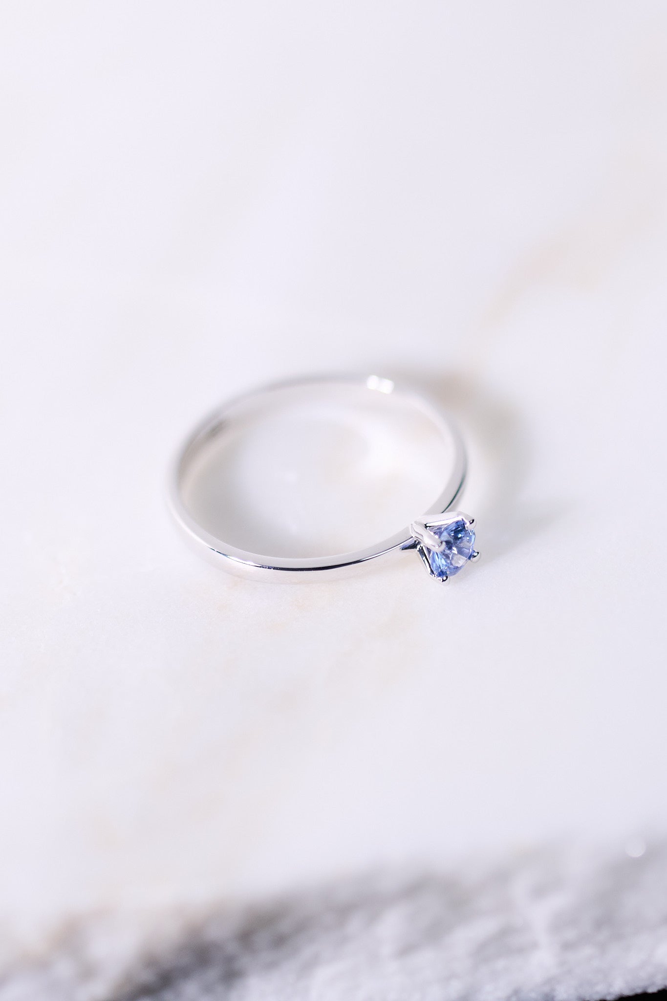 Pierścionek złoty z szafirem B One N°39 - BELLER: Official Online Store & Luxury Jewelry Atelier