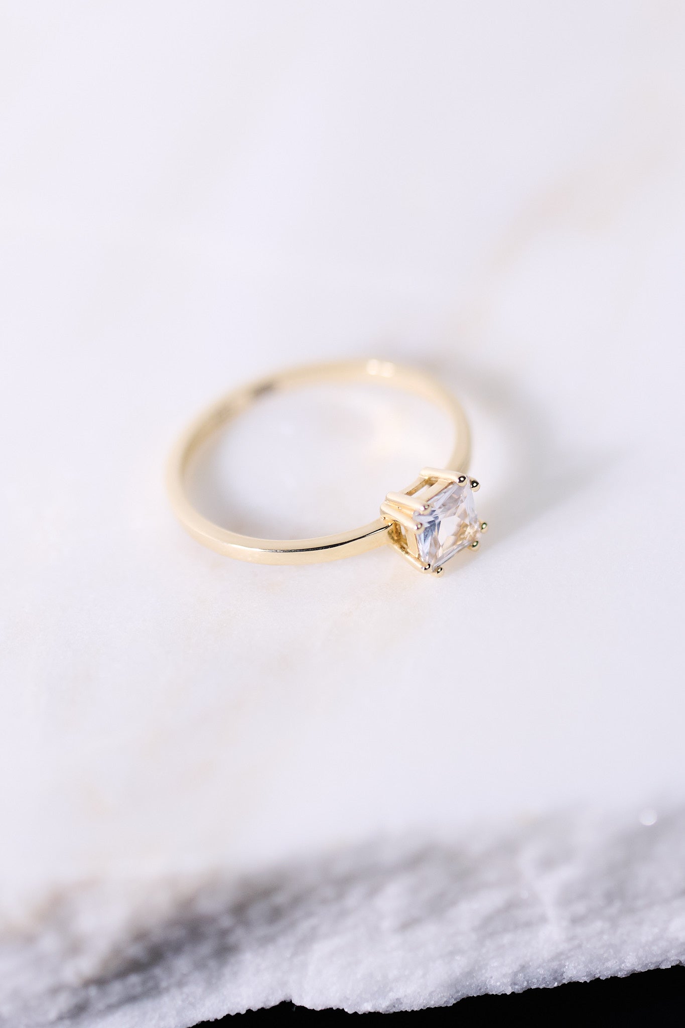 Pierścionek złoty z szafirem B One N°28 - BELLER: Official Online Store & Luxury Jewelry Atelier