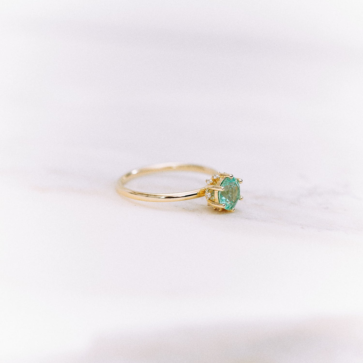 Pierścionek złoty ze szmaragdem i brylantami B One N°22 - BELLER: Official Online Store & Luxury Jewelry Atelier